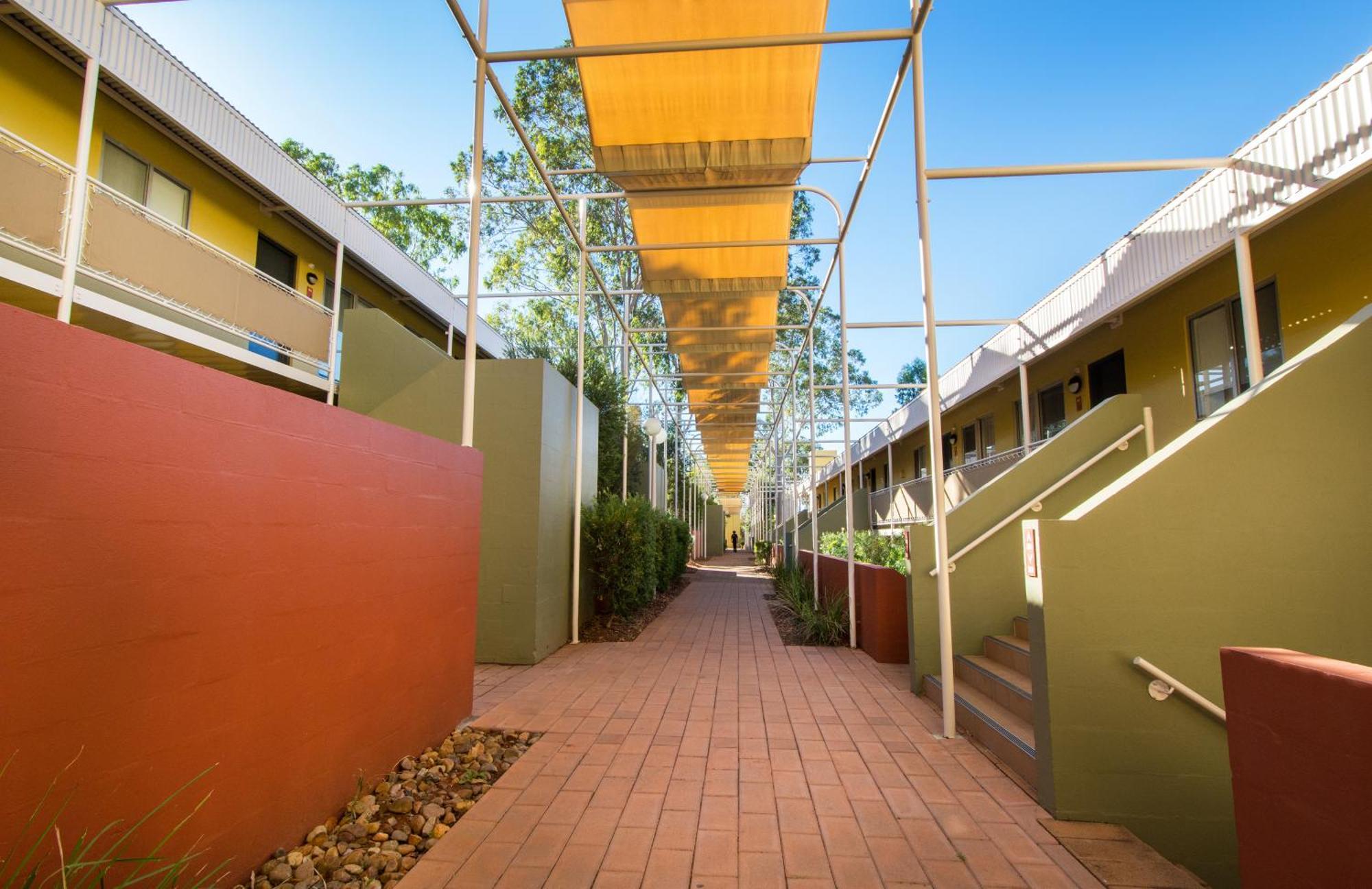 Emu Walk Apartments Ayers Rock Exterior photo